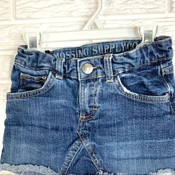 5/$25 Mossimo Girls Distressed Cut Off Jean Skirt Size Small - Picture 2 of 4